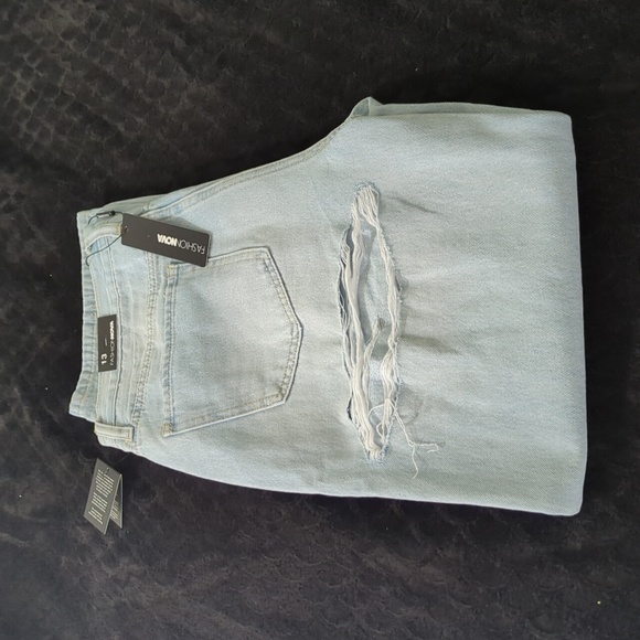 Fashion Nova Jeans - Picture 5 of 6